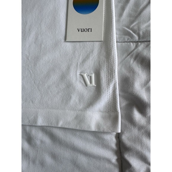 New Vuori Woman's S/S Seamless Surge Tee Size Medium White VW1197 NWT - Picture 4 of 7